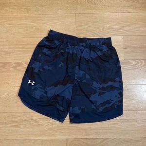Under Armour Mens Camouflage Shorts. Navy Blue. Size Large
